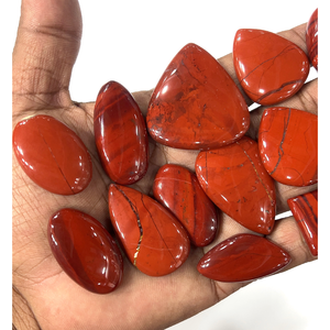 Pierre précieuse naturelle de jaspe rouge, cabochon, formes et tailles variées, environ 20 à 30 mm - Product Image 1
