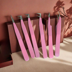Pince à épiler en acier inoxydable portable de haute qualité et durable, à pointe dentelée, avec logo personnalisé, accessoire de beauté pour le soin des cils en salon - Product Image 3
