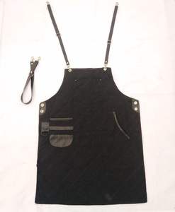 Tablier de Barbier avec Poches pour Outils, Sangles en Cuir Véritable et Boucles Métalliques - Product Image 1