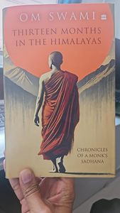 หนังสือปกอ่อน "สิบสามเดือนในหิมาลัย" โดยออม สวามี หนังสือขายดีสำหรับผู้ใหญ่ - Product Image 2
