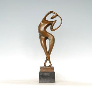 Sculpture artistique en aluminium moulé, conçue pour les intérieurs de luxe, au design épuré et au charme intemporel - Product Image 2
