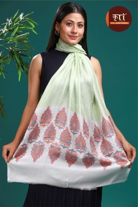 Écharpe longue ethnique haut de gamme en modal pour femme, vert clair, bordure florale imprimée, légère, élégante, pour mariage, 28x80 pouces - Product Image 4