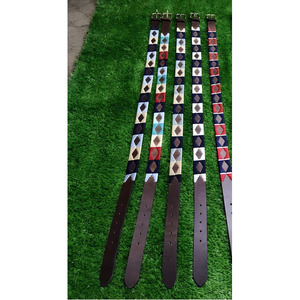 Cinturones de cuero Crazy Horse resistentes con patrón bordado y hebilla de latón macizo, perfectos para paseos diarios y uso cotidiano. - Product Image 4