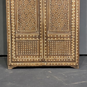 La Mejor Colección de Armarios de Madera con Incrustaciones Florales Hechas a Mano, Arte Antiguo del Himalaya - Product Image 4