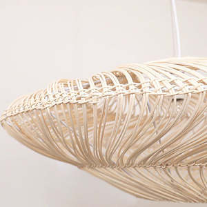 Luminaire suspendu en rotin naturel tissé pour la décoration du plafond de la maison, éclairage intérieur et design d'intérieur - Product Image 3