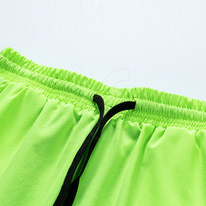 Uniforme de golf performant et confortable pour hommes, vêtements de sport légers pour les activités de club et l'entraînement sur le parcours - Product Image 3