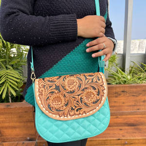 กระเป๋าสะพายพาดลำตัวหนังวัวสำหรับผู้หญิงลายลายตารางประดับเพชรคุณภาพระดับพรีเมี่ยม - Product Image 2