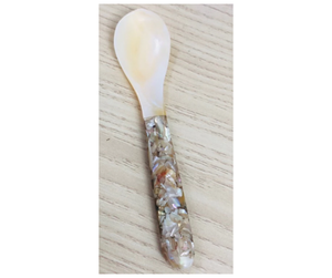Cuchara de Concha Marina Hecha a Mano de Primera Calidad, Origen Vietnam - Utensilio de Concha Natural para Servir y Decorar la Mesa - Product Image 1