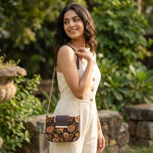 Sac bandoulière mini de luxe Midnight Paisley avec chaîne dorée, style bohème ethnique, pour femme, en tissu doux et résistant de qualité supérieure - Product Image 2