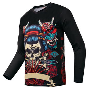 Camiseta de Paintball Naranja de Secado Rápido 100% Poliéster con Diseño de Salpicaduras Negras y Gráfico de Manos de Zombi para Juegos de Tiro al Aire Libre - Product Image 1