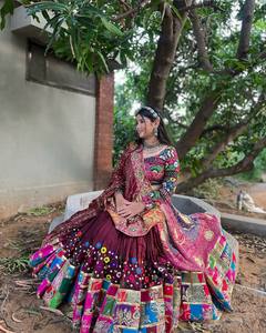 Tenue traditionnelle indienne pour femmes, Lehenga Choli Dupatta, imprimé numérique, travail de miroir, tissu lourd, robe ethnique longue pour mariage - Product Image 3