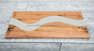 Tabla de cortar de resina y madera rústica hecha a mano, plato elegante para servir queso con artesanías únicas, diseño duradero de la India - Product Image 3