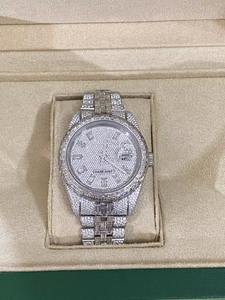 Reloj deportivo de diamantes de calidad premium para hombre con caja impermeable para uso en exteriores. Disponible al mejor precio del mercado. - Product Image 4