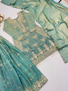 Traje Sharara de Seda Pura Fendi con Bordado de Cuentas Pesadas de Color Verde Azulado para Bodas y Fiestas de Diwali - Product Image 3