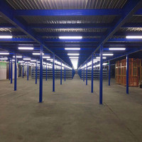 Système de plancher en mezzanine à 2 niveaux en acier, maximisez l'espace de stockage avec escaliers et rampes pour entrepôt logistique