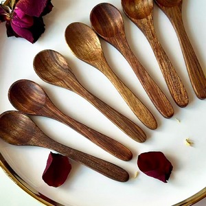 Cuchara de madera ecológica para sopa, arroz y cocina, hecha a mano, vajilla natural para mesa, disponible para la venta. - Product Image 5