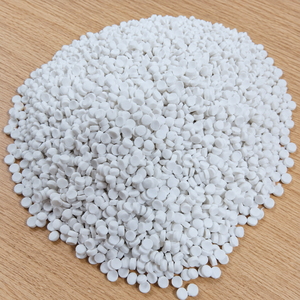 Mejor Precio, Superventas: Carbonato de Calcio en Gránulos (Masterbatch) en Formato Blanco Natural, Materia Prima para Bidones - Product Image 1