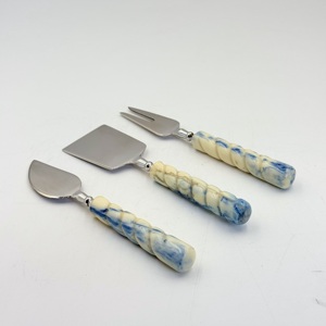 Juego de Ajedrez de Diseño Clásico con Tres Piezas y Asas de Resina para Restaurantes y Fiestas - Product Image 3