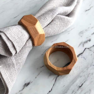 Rond de serviette en bois de ferme rustique naturel fait à la main pour les mariages table à manger vacances accessoire de décoration de fête de famille - Product Image 2