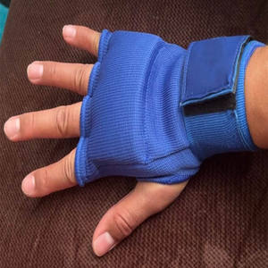 ถุงมือพันมวยแบบยืดหยุ่น ถุงมือฝึกคาราเต้ บุเจลโฟม ถุงมือซับใน รับสกรีนโลโก้ เพิ่มพลัง - Product Image 5