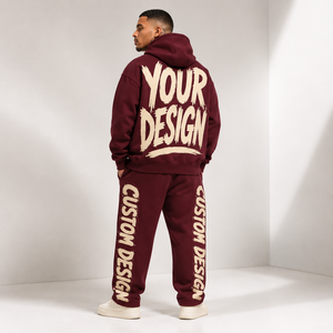 Ensemble survêtement homme personnalisé en coton lourd bordeaux, coupe ample longue avec logo imprimé sur le devant, style streetwear - Product Image 2