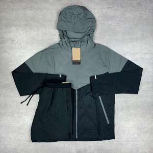 Ensemble de survêtement 2 pièces pour homme de haute qualité, veste coupe-vent légère à capuche et short, vêtements de sport respirants pour la salle de sport - Product Image 1