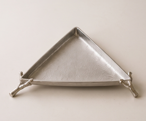 Bandeja de Servir Triangular de Metal Personalizada con Patas de Diseño de Rama, Elegante Plato Plateado para Decoración de Salón y Baño - Product Image 5