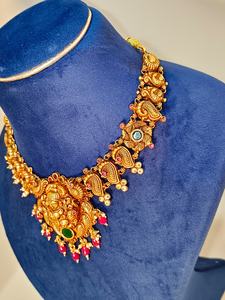 Collier pendentif Lakshmi en or 22 carats, bijoux de temple antiques, mariage indien traditionnel, disponible en OR/ARGENT/BRASS - Product Image 4