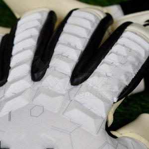 Gants de gardien de but personnalisés pour jeunes et adultes, antidérapants, pour l'extérieur, avec logo personnalisé, paume en latex, dos en mousse, manchette réglable - Product Image 3