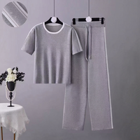 Ensemble deux pièces long pour femme, col à nœud uni, manches courtes, en viscose/polyester tricoté, haut et pantalon large au genou, coupe régulière, pour usage quotidien