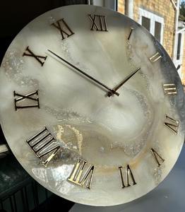 Horloge murale en résine époxy faite à la main, taille personnalisée, fonctionne à piles, design moderne, mariage, salon, décoration intérieure, provenance Inde - Product Image 5