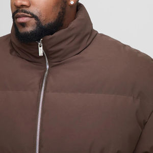 Chaqueta acolchada de poliéster para hombre al por mayor, estilo holgado, para invierno, para exteriores, con cuello alto y cremallera, económica - Product Image 6