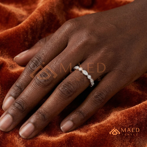 โรแมนติคสีเงิน14K Baguette และแหวนเพชรกลม | สายคาดแต่งงานเพชรที่ปลูกในห้องปฏิบัติการ | เครื่องประดับปรับแต่งได้ - Product Image 4