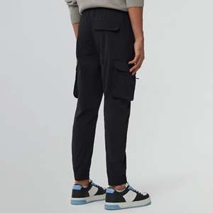 Último Diseño Pantalones Deportivos Negros Lavados para Hombre con Logotipo Personalizado, Pantalones Transpirables con Solapa en la Pierna y Cremalleras y Bolsillo Trasero - Product Image 2
