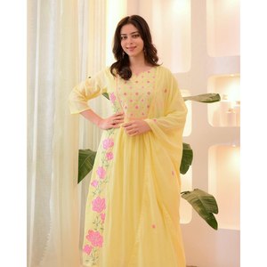Precioso Top y Pantalón de Fiesta con Dupatta Talla XL - Product Image 4
