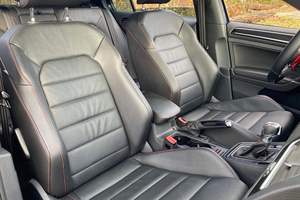 Volkswagen GTI Autobahn <span class=keywords><strong>2017</strong></span> d'occasion en bon état, 1 propriétaire, Dynamic Chassis Control, provenance occidentale - Product Image 2