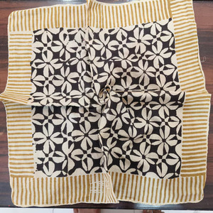 Foulard carré ethnique en coton fait main Naaz Textile, imprimé à la main, motif floral, ensemble cravate et bandeau pour le cou, doux pour la peau, idéal pour l'été - Product Image 1