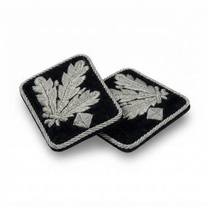 Paire de pattes de col d'officier cérémoniel brodées à la main, écussons de gorgete en bouillon, insignes d'uniforme de cérémonie - Product Image 3