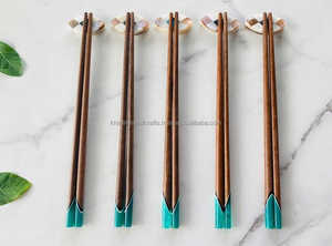 ตะเกียบไม้ทำด้วยมือเป็นมิตรกับสิ่งแวดล้อมเครื่องใช้ที่มีน้ำหนักเบาและถูกหลักสรีรศาสตร์สำหรับใช้ในบ้านและงานเลี้ยงร้านอาหารทุกวัน - Product Image 6