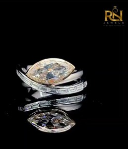 แหวนเพชรทรงมาร์คีส์เพาะเลี้ยงในห้องปฏิบัติการ ประดับด้วยวงแหวนรอบนอกแบบซ่อน แหวนหมั้นทองคำแท้ 9K 14K 18K แบบฝังเพชรเต็มวง ขายส่งจากโรงงานโดยตรง รับผลิตแบบ OEM ODM - Product Image 2