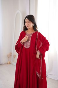 Robe Anarkali en soie Vichitra lourde avec broderie Jari et travail de sequins, manches Churidar, dupatta assorti (MPY 72) DC - Product Image 5