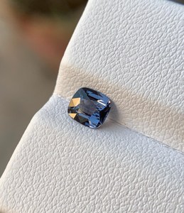 Espinela gris azulado, corte cojín, piedra preciosa suelta natural facetada de calidad para la fabricación de joyas - Product Image 1