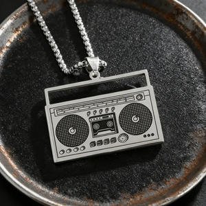 Collar de hip-hop para hombres y mujeres hecho de acero de titanio duradero, accesorio elegante y moderno - Product Image 2