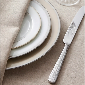 Servidor de pastel con acabado plateado moderno con mango de diseño de revestimiento Ideal para recepciones, fiestas y reuniones en casa o uso de catering - Product Image 5