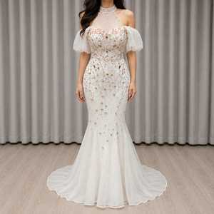 Robe sirène élégante en satin blanc ornée de détails, style cape, épaules dénudées, longueur ras du sol, pour femme, idéale pour mariage, soirée ou cérémonie, vente en gros - Product Image 2