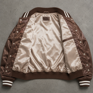 Chaqueta Varsity de Satén Marrón para Hombre, Bordado de Ángel, Corte Regular, Estilo Casual Otoñal, Cuello Camisero - Product Image 3