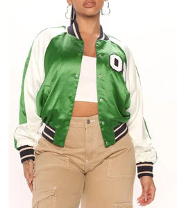 Veste en satin courte personnalisée pour femmes avec logo, doublure en polyester respirante, confortable pour les activités hivernales en extérieur, faible MOQ et prix - Product Image 1