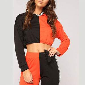 Ensemble de survêtement streetwear d'hiver personnalisé avec logo, composé d'un haut court, d'un soutien-gorge et d'un pantalon de jogging en coton pour femmes - Product Image 6