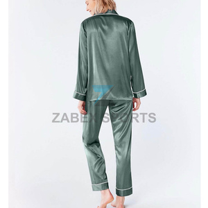 Ensemble de pyjama pour femmes de qualité supérieure, tissu satiné, polyester/coton, logo personnalisé, fermeture à cordon sur le devant, manches longues, doux, respirant, séchage rapide - Product Image 4