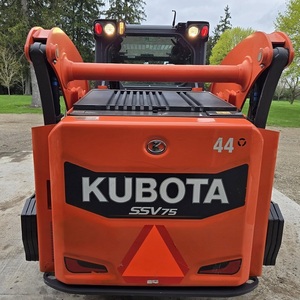 รถตักดิน Kubota SSV75 มือสอง สภาพดี ทนทาน พร้อมเครื่องยนต์ Perkins ดีเซล เกียร์ ปั๊ม มอเตอร์ ประสิทธิภาพสูง กำลัง 56 กิโลวัตต์ - Product Image 5